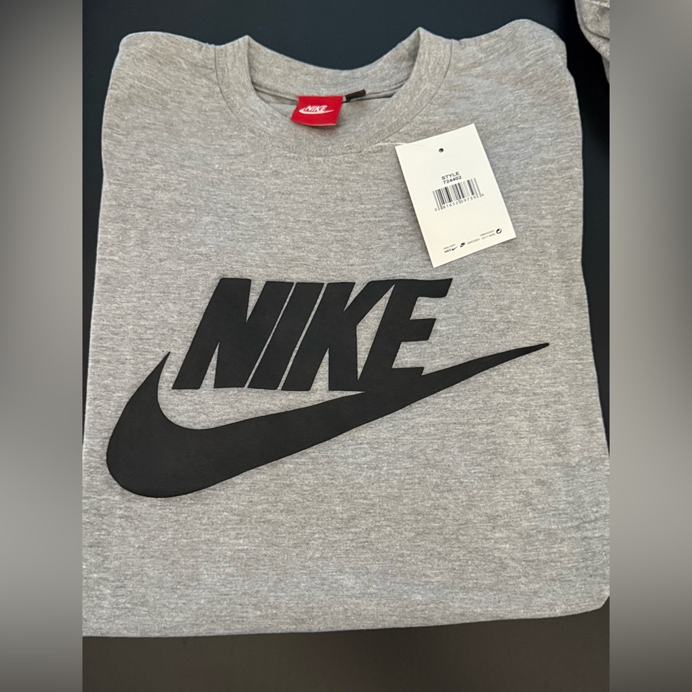 Nike Sportswear Club Tee | Gray & Black | Size XL | NWT